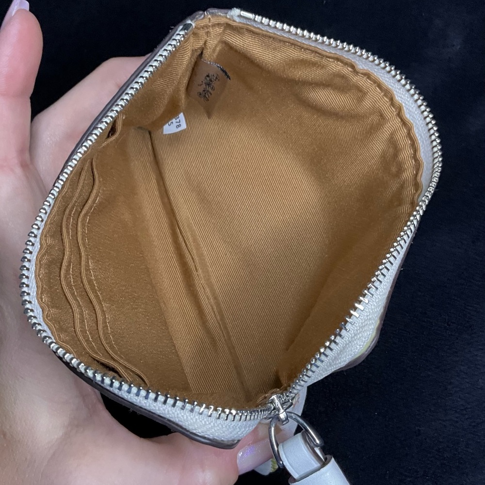 Coach Cream Wristlet with Tropical Design - Picture 3 of 5